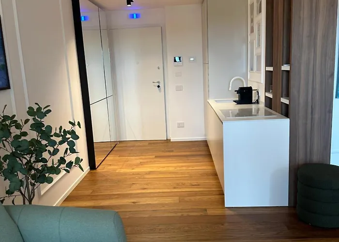 Azuma Luxury Apartment *